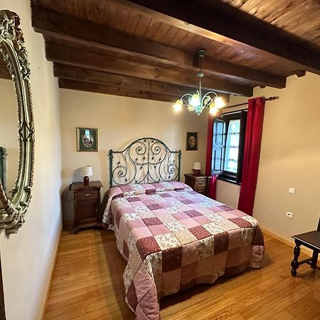 Apartamentos La Gloria Сантилана дел Мар Екстериор снимка