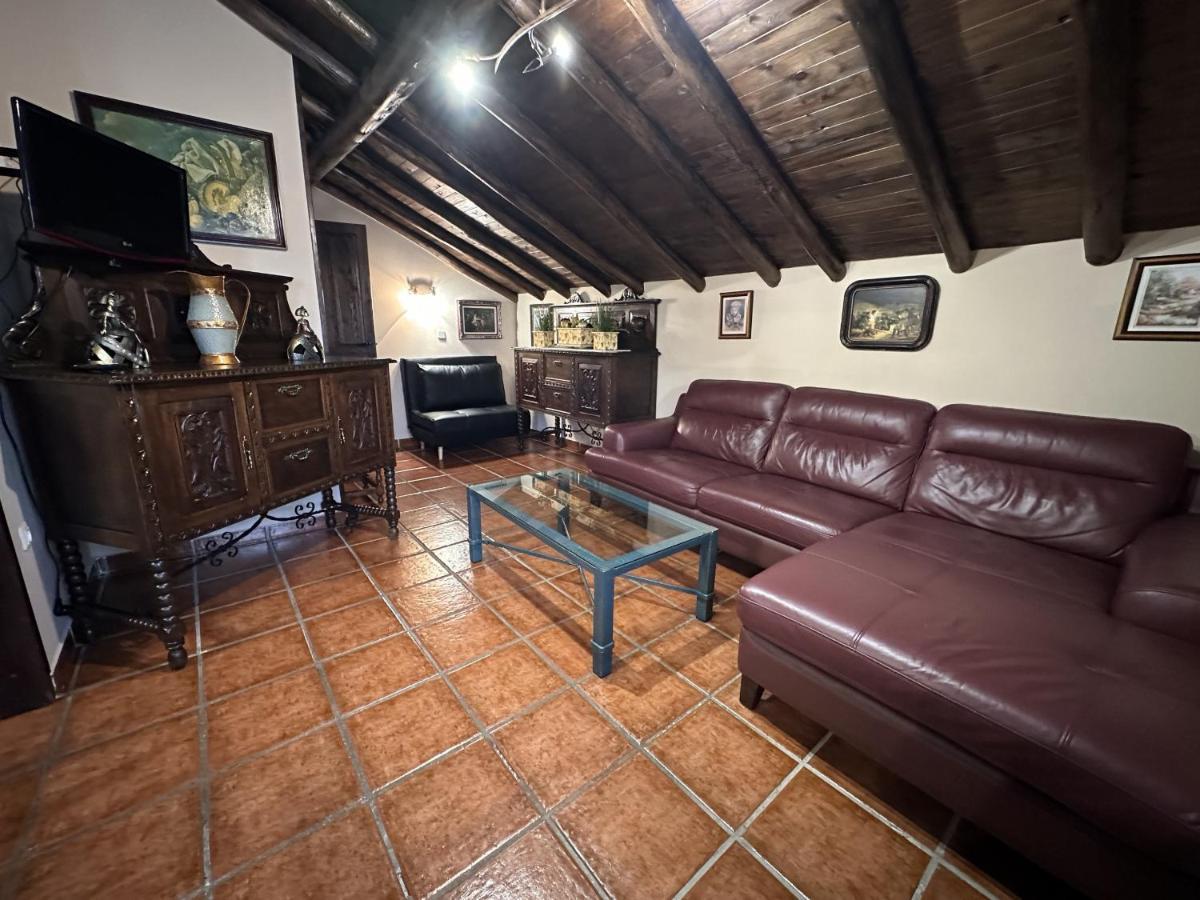 Apartamentos La Gloria Сантилана дел Мар Екстериор снимка