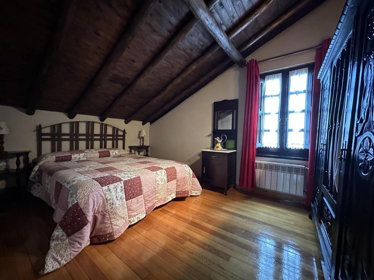 Apartamentos La Gloria Сантилана дел Мар Екстериор снимка