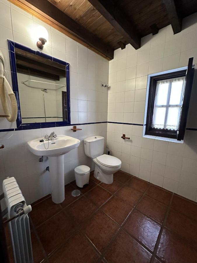 Apartamentos La Gloria Сантилана дел Мар Екстериор снимка
