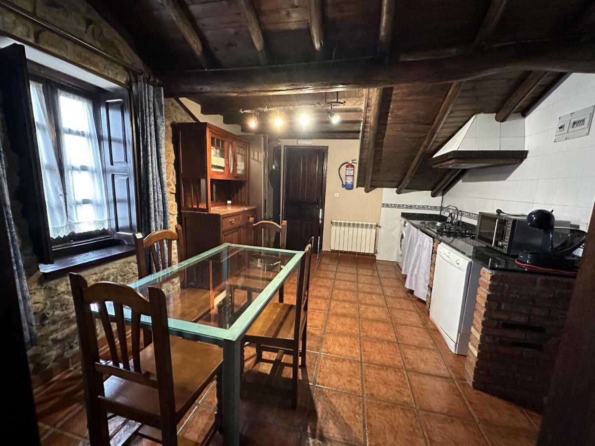 Apartamentos La Gloria Сантилана дел Мар Екстериор снимка