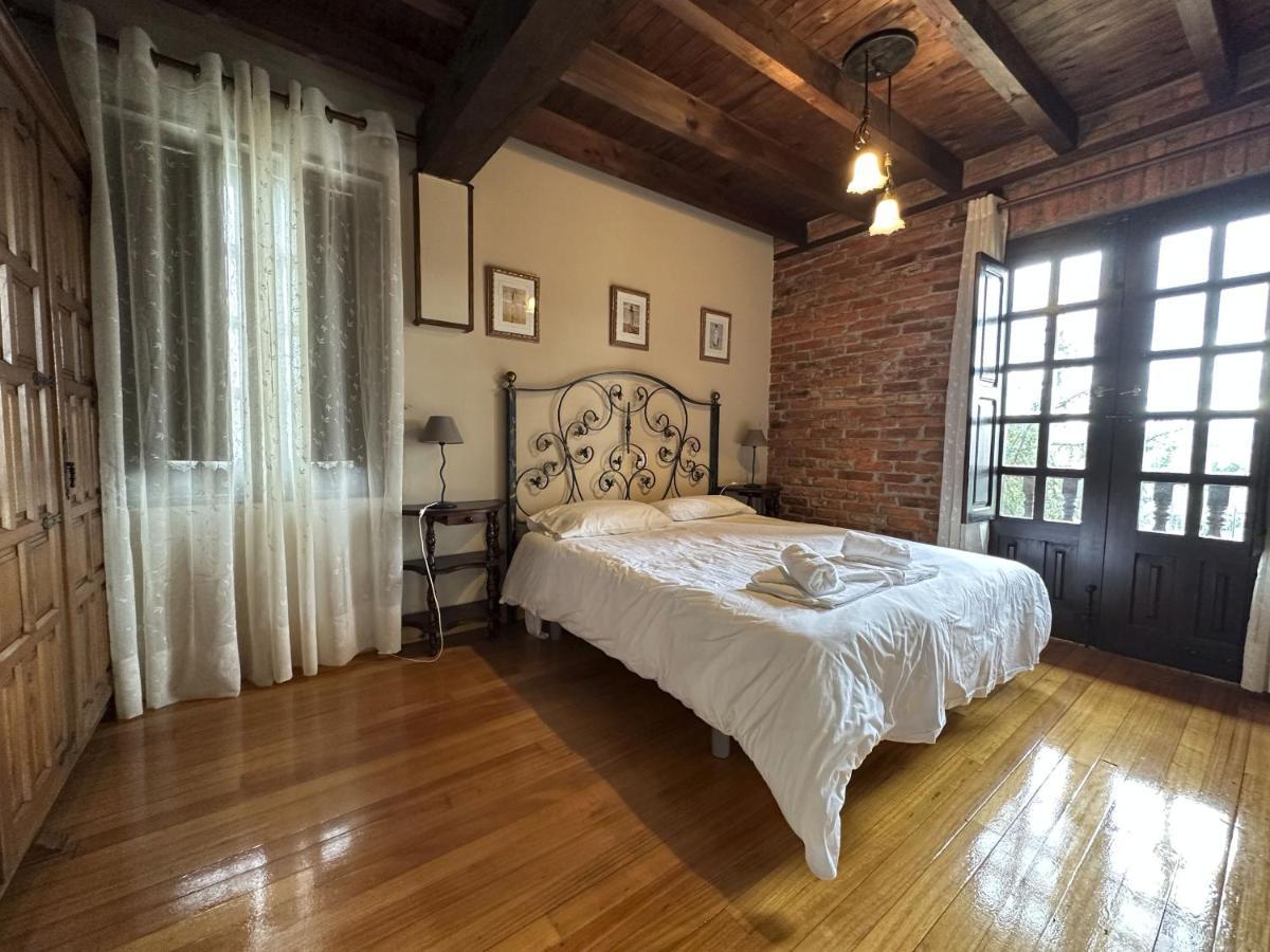 Apartamentos La Gloria Сантилана дел Мар Екстериор снимка