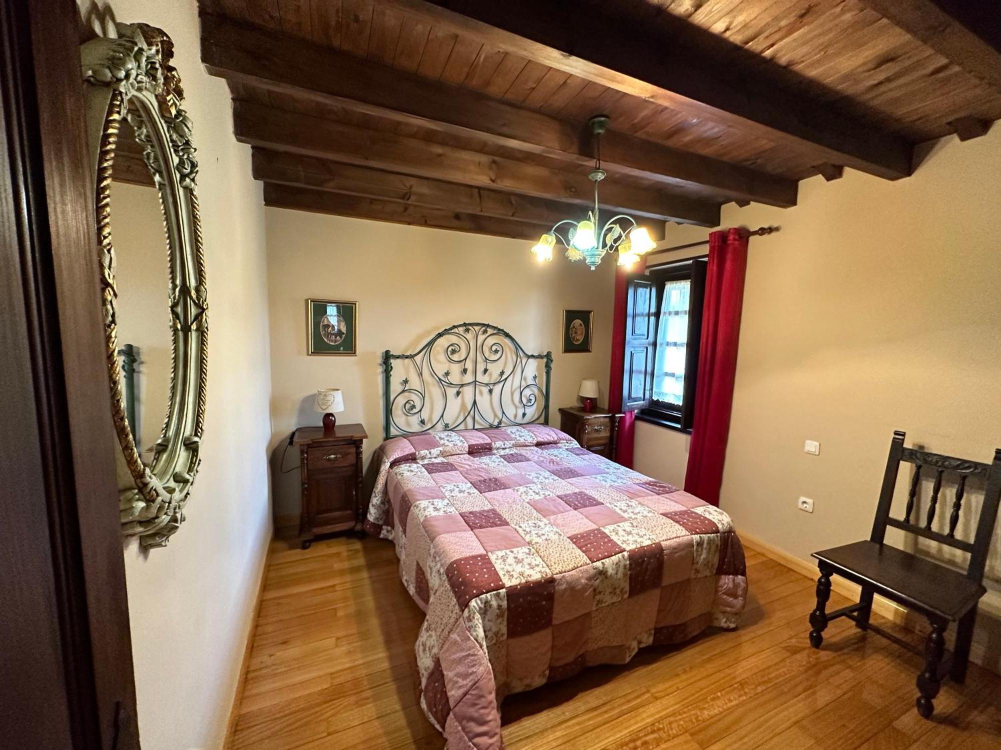 Apartamentos La Gloria Сантилана дел Мар Екстериор снимка