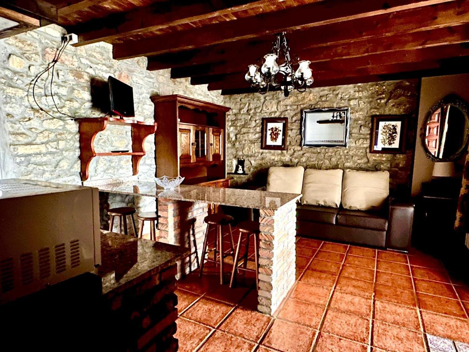 Apartamentos La Gloria Сантилана дел Мар Екстериор снимка
